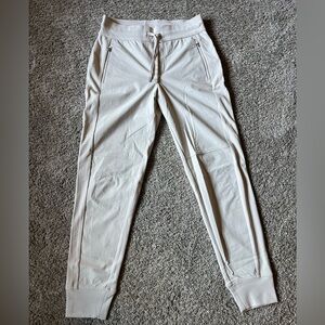 Athleta Headlands Hybrid Trek Mid Rise Jogger Cream - Size 4